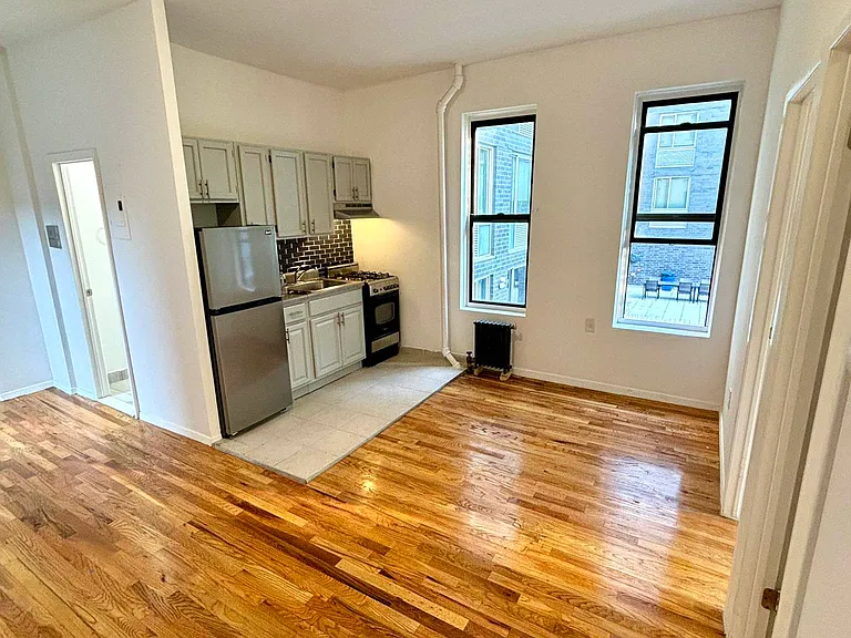 11 Avenue D #11 — Photo 4