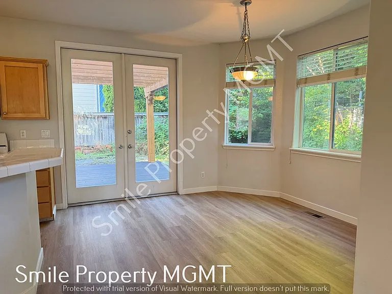 184 SW 105th Ter — Photo 7