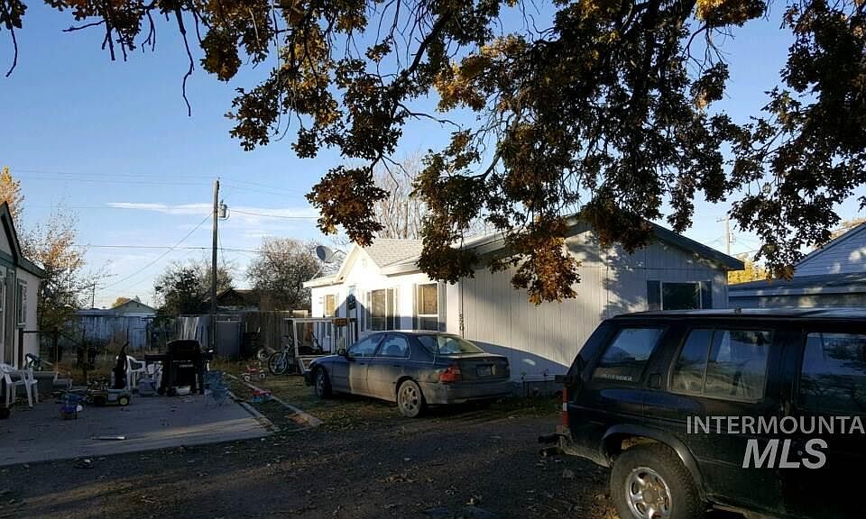 2nd image of 520/522 W 6th St
