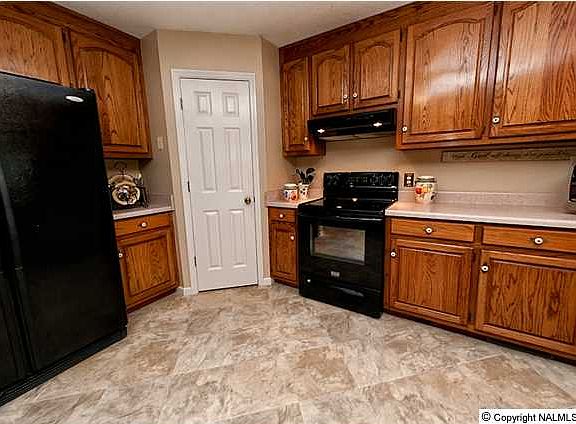 2nd image of 1921 Charity Ln