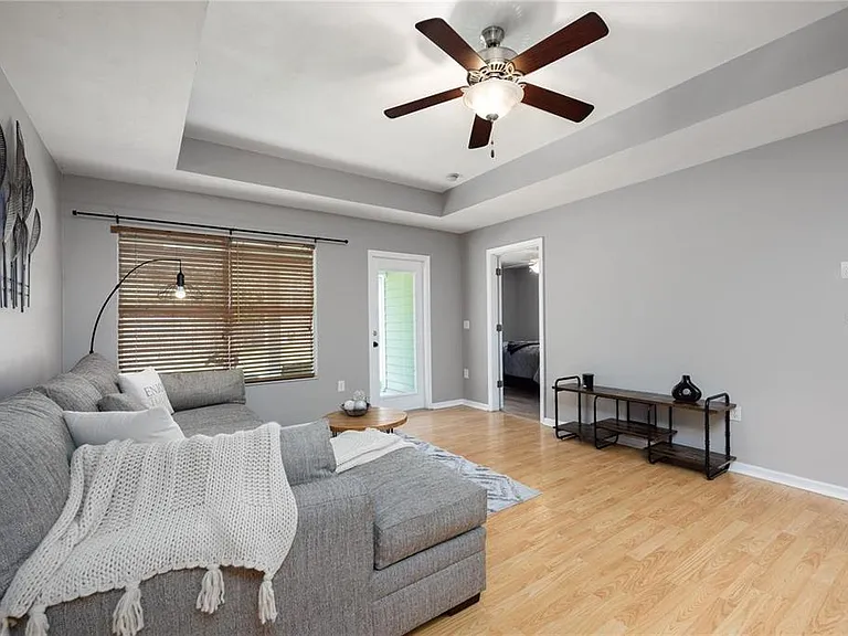 1608 NE 45th Pl — Photo 9
