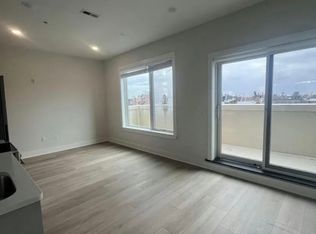 2216 Walnut St #5B, Philadelphia, PA 19103