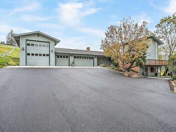 3rd image of 2455 David Ln
