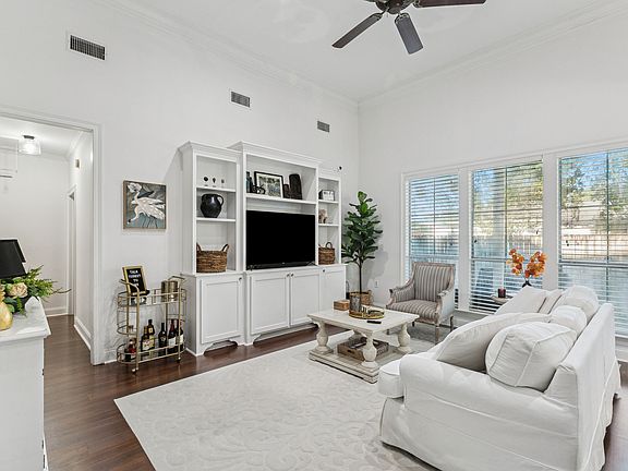 2nd image of 105 La Maison Belle Dr