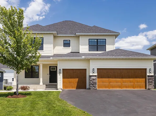 4316 Woodland Cove Pkwy, Excelsior, MN 55331