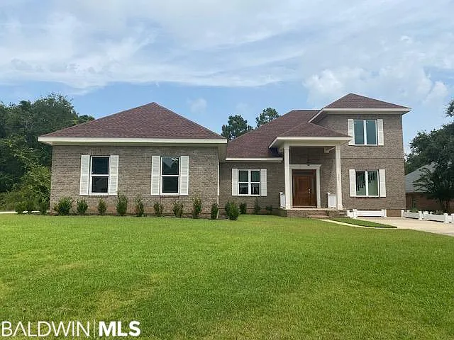 205 S Tee Dr — Photo 1