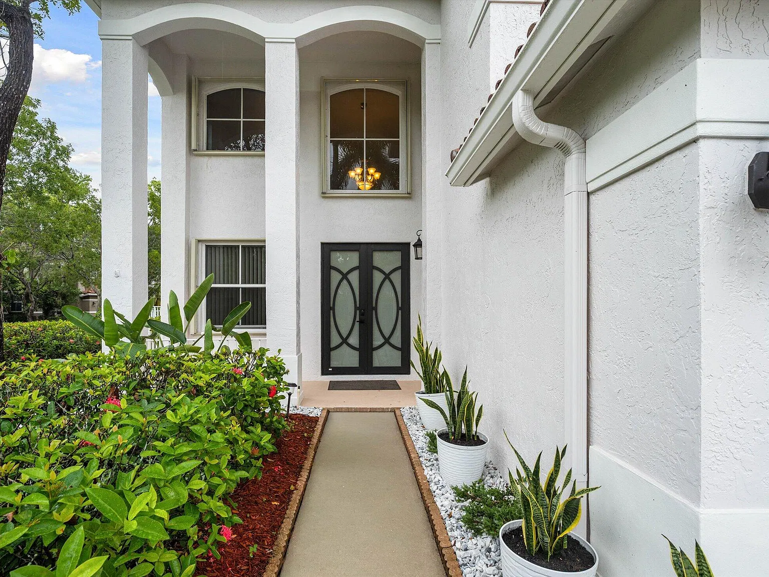 6 bed, 4.0 bath, 3122 sqft, $6,100 — Photo 3