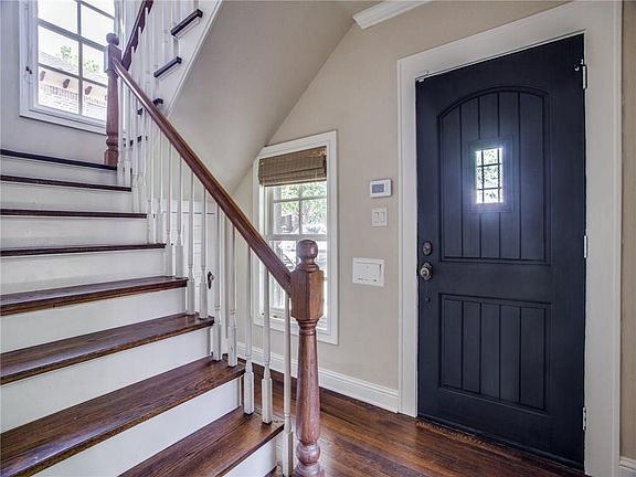 3rd image of 1209B Virginia Pl