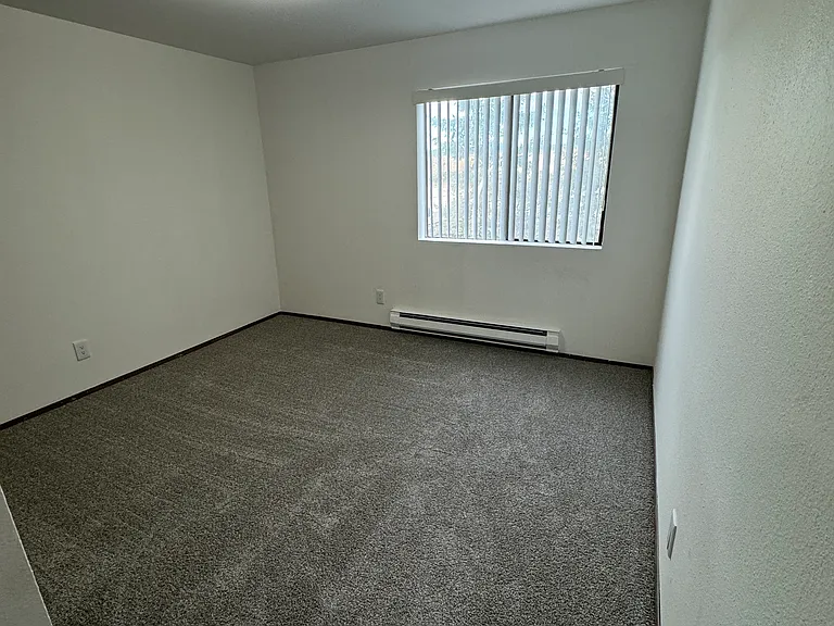 Bryn Mawr Plaza Apartments — Photo 37
