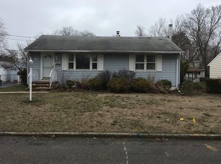 32 Lettau Dr, Spotswood, NJ