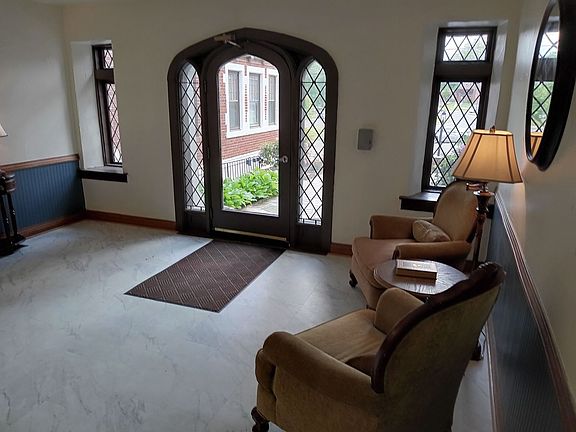 4th image of 701 W Locust St APT 22