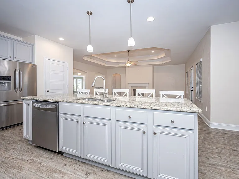 1013 Silverbell Cv — Photo 9