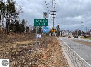 1222 W Front St, Traverse City, MI 49684