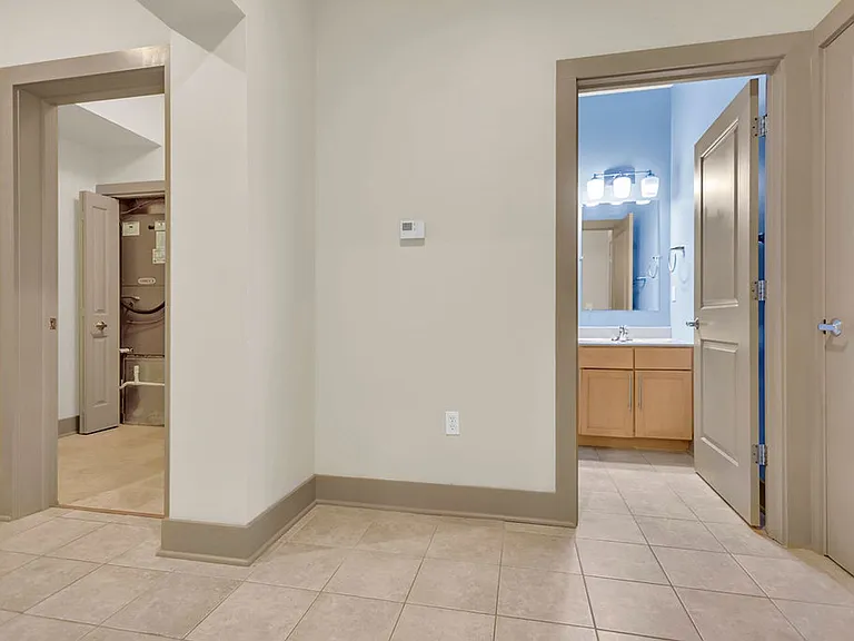 103 N College Ave — Photo 11