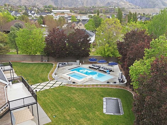 4th image of 130 E Sunset Cir