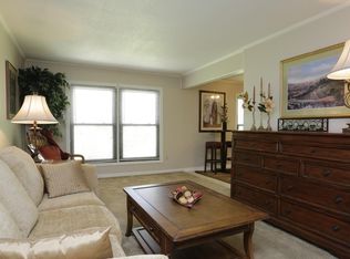 704 N Bruns Ln APT L, Springfield, IL 62702