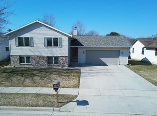 1601 Fairlawn Ave, Fond Du Lac, WI 54937