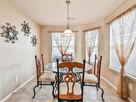 4th image of 13927 Kinsbourne Ct