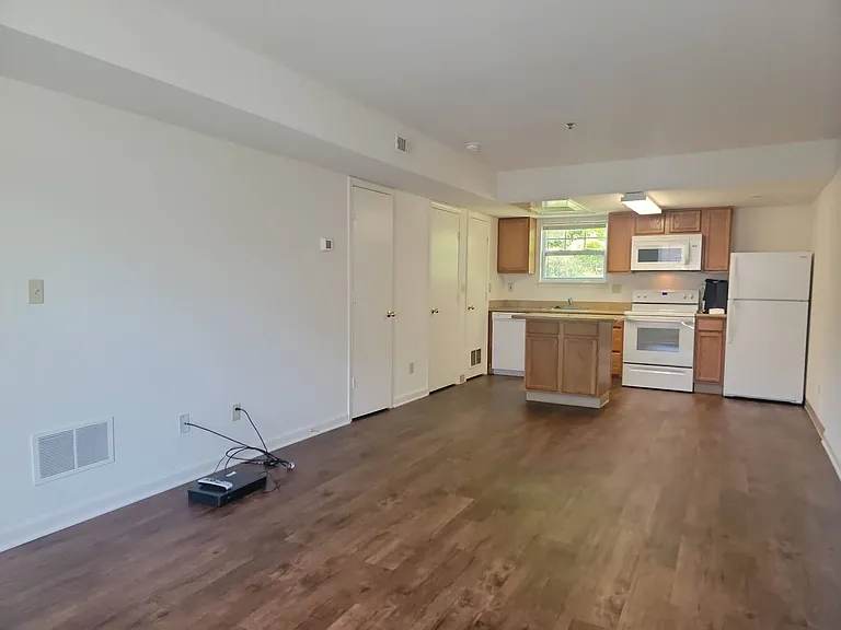 Hickory Hills East — Photo 37