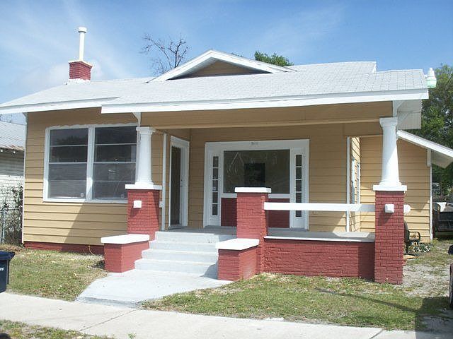 1st image of 1008 E Lake St