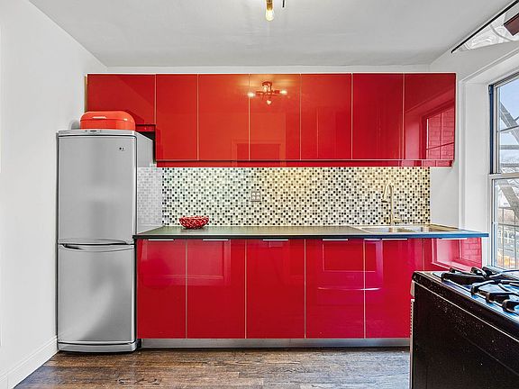5th image of 55-25 31st Ave APT 3L
