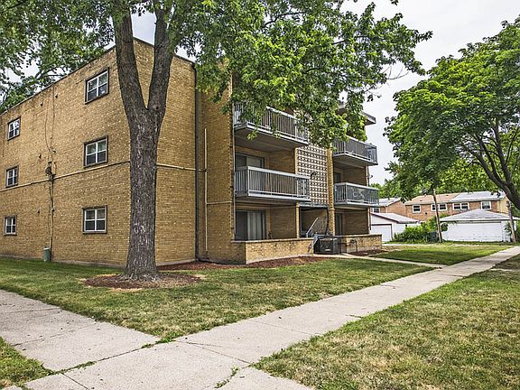 2nd image of 13905-37 S Clark St #13937B21