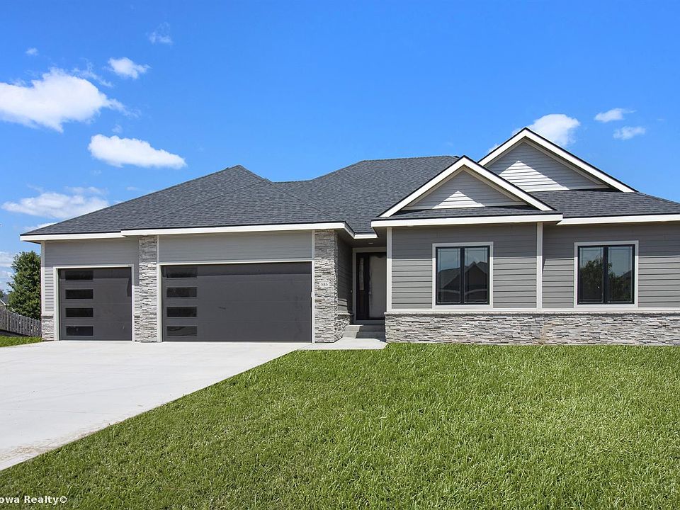 1st image of 585 Spyglass Ln