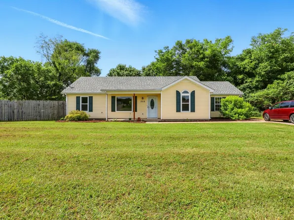 205 Highland Oaks Dr, Murfreesboro, TN 37130
