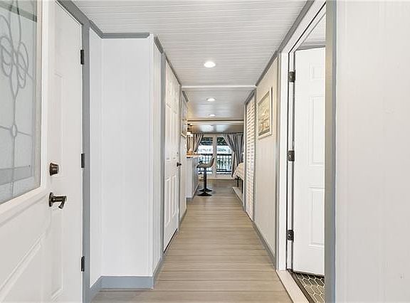 3rd image of 7902 Breakwater Dr