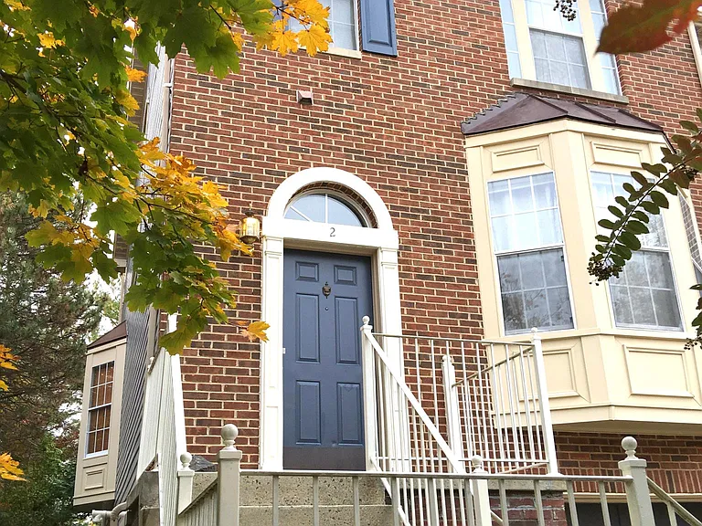 2 Bayshore Ct — Photo 2