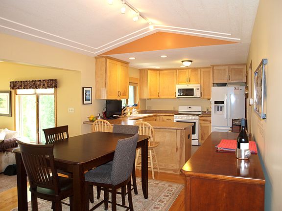 Kitchen & Dining Room
