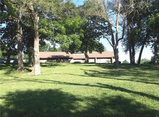 808 S 16th St, Leavenworth, KS 66048