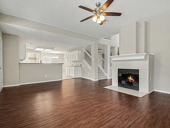 4th image of 1211 Meadowgate Dr