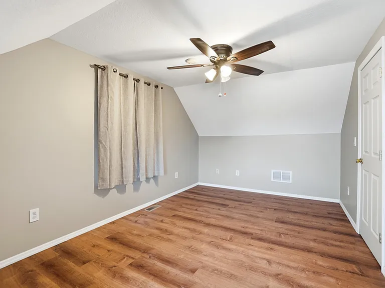 245 Fitchland Dr — Photo 8