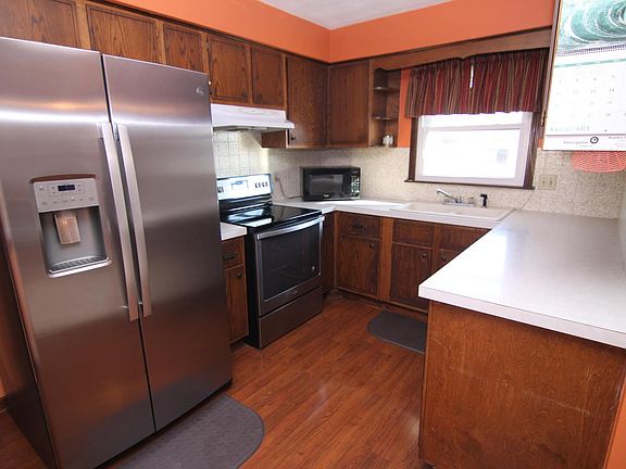 5th image of 2623 N Dittmer St