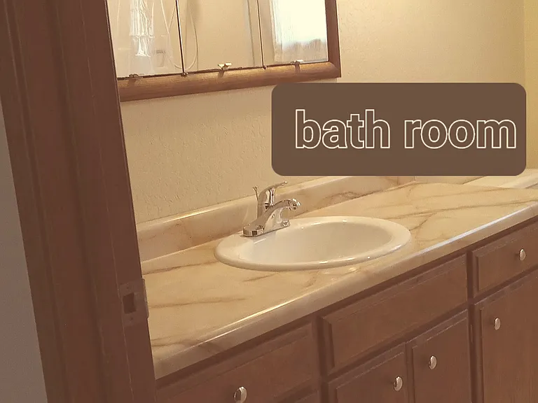 915 Clover Dr — Photo 17