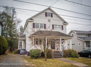 826-828 Dudley St, Throop, PA 18512