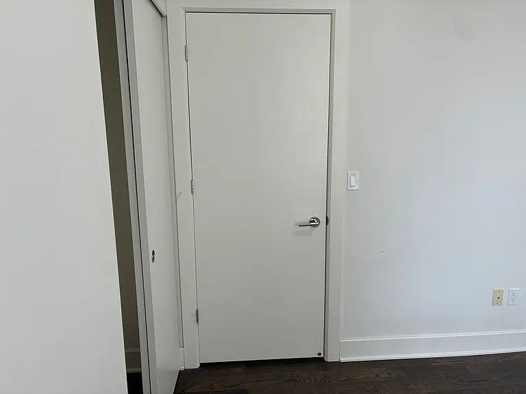 255 Bay St — Photo 39