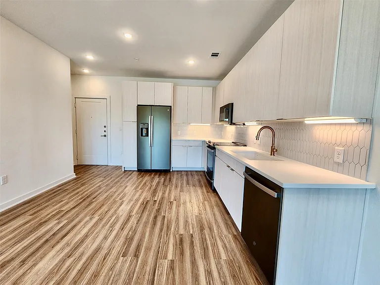 4802 S Congress Ave #208 — Photo 6