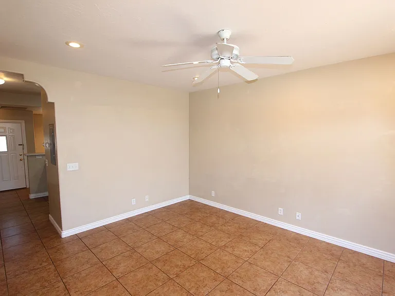 1535 E Payton Way — Photo 12