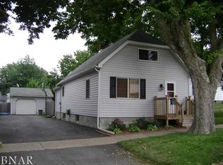 907 N Livingston St, Bloomington, IL 61701