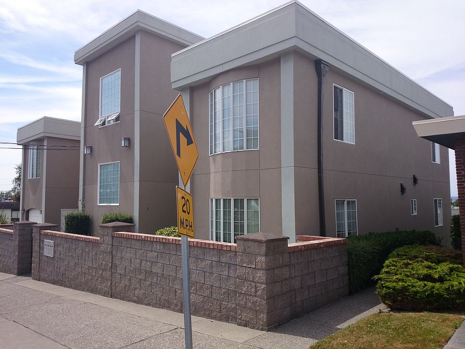 2nd image of 5762 SW Admiral Way