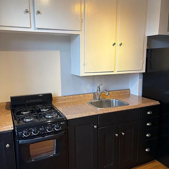 93 Strathmore Rd #10 — Photo 6