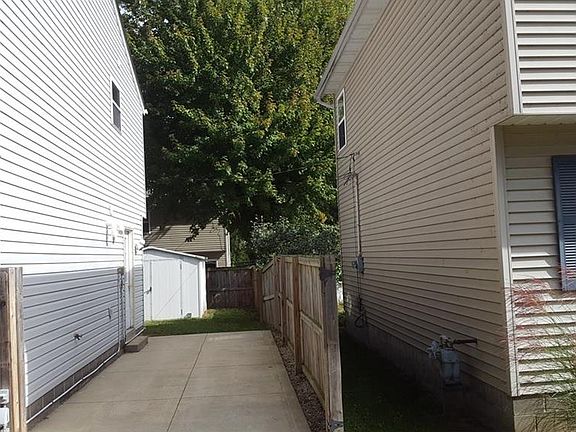 2nd image of 5687 Whitethorn Dr