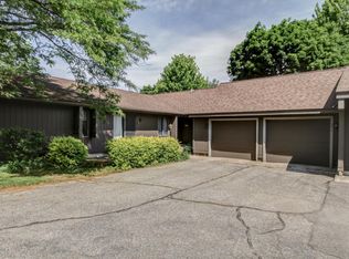 777 Brook Village Dr, Holland, MI 49423