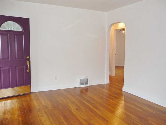 3rd image of 908 Peter Ave