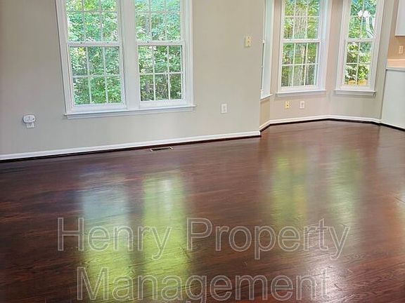 4th image of 104 Back Woods Cir