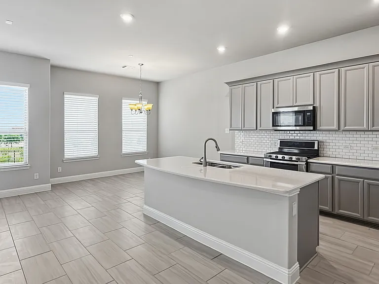 5518 Liberty Dr — Photo 4