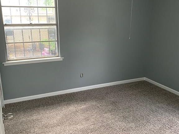 5th image of 532 Meadowshire Dr