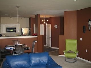 Livingroom to Kitchen